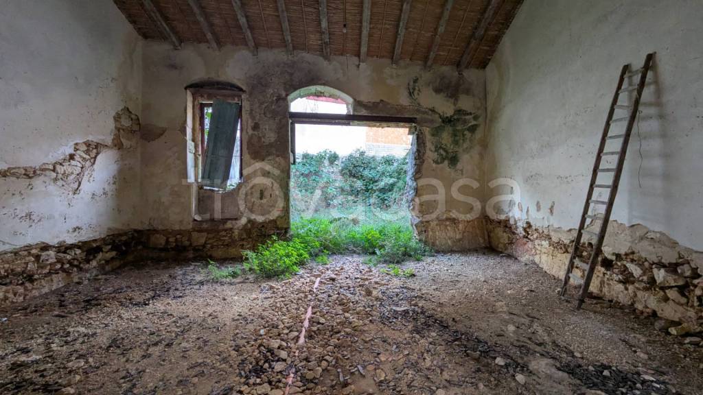 casa indipendente in vendita a Solarino