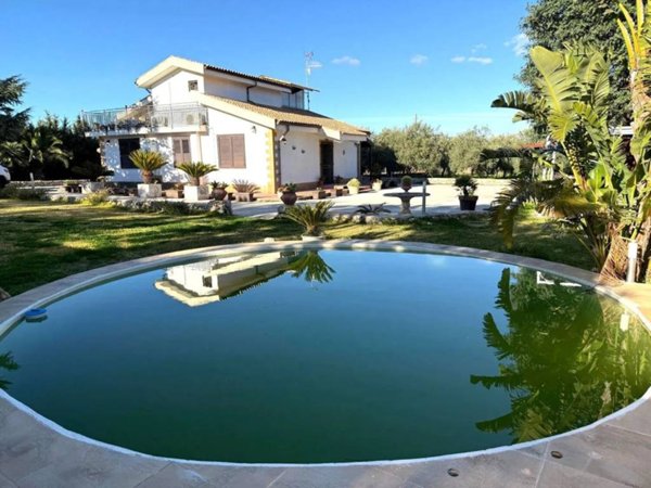 casa indipendente in vendita a Solarino
