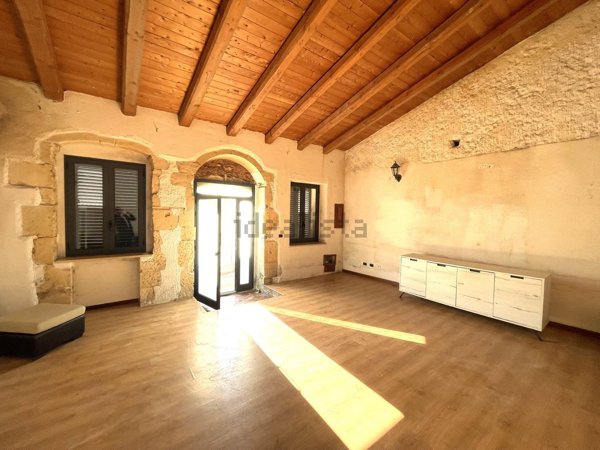 casa indipendente in vendita a Solarino