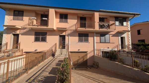casa indipendente in vendita a Solarino