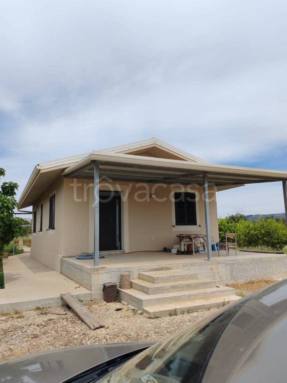 casa indipendente in vendita a Solarino