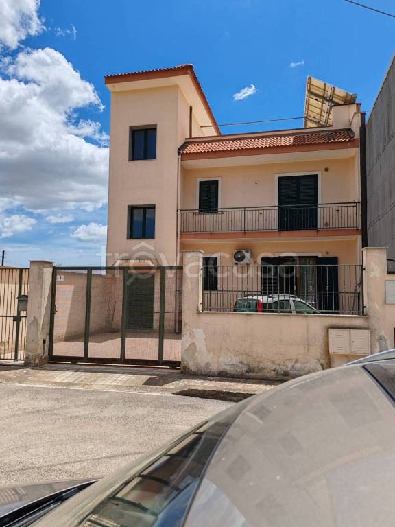 casa indipendente in vendita a Solarino