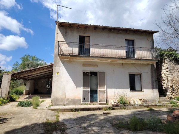 casa indipendente in vendita a Sortino