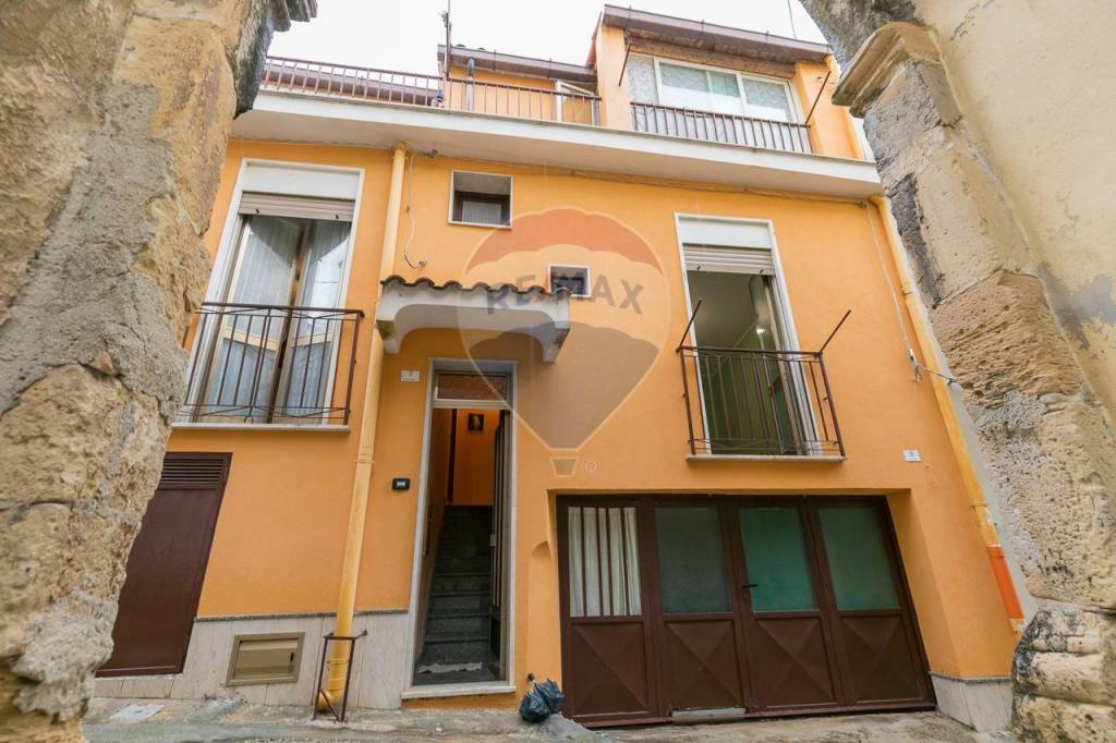 casa indipendente in vendita a Sortino