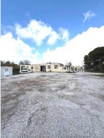 negozio in vendita a Sortino