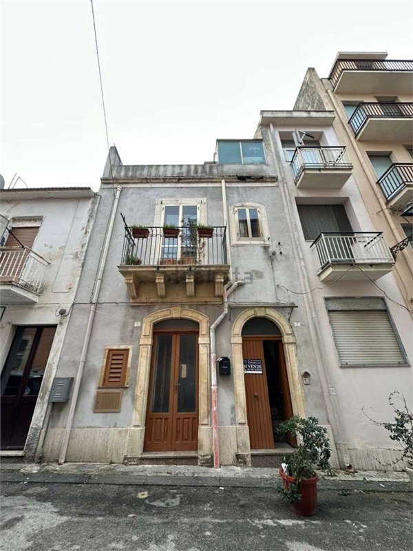 casa indipendente in vendita a Sortino