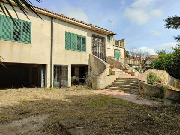 casa indipendente in vendita a Sortino