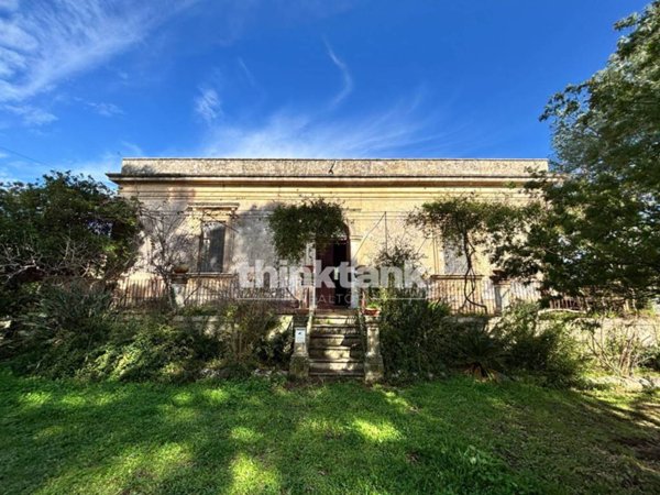 casa indipendente in vendita a Sortino