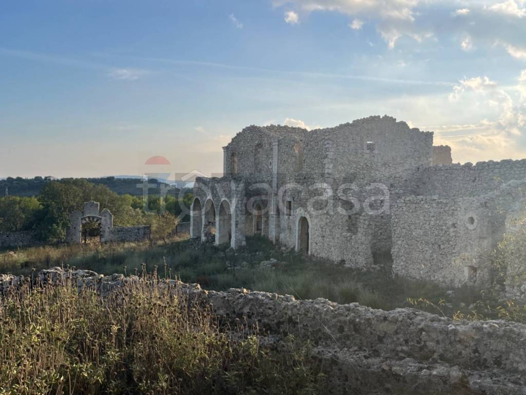 casa indipendente in vendita a Sortino