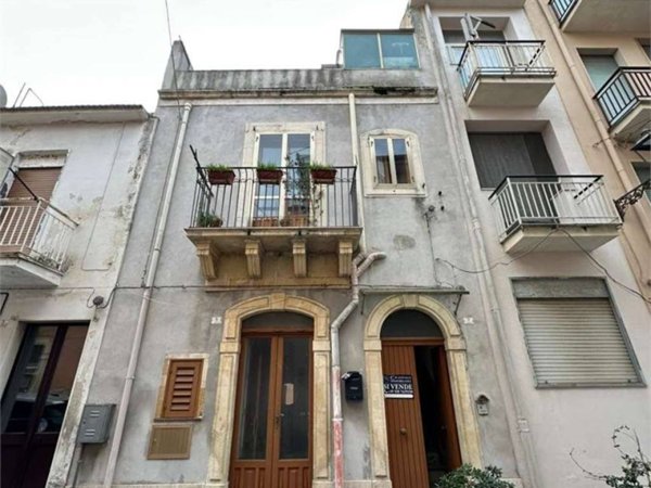 casa indipendente in vendita a Sortino