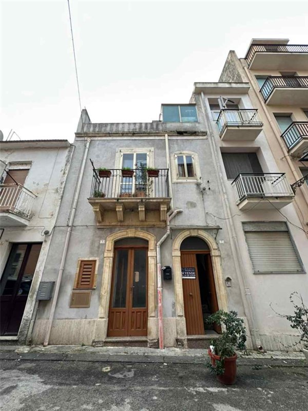 casa indipendente in vendita a Sortino