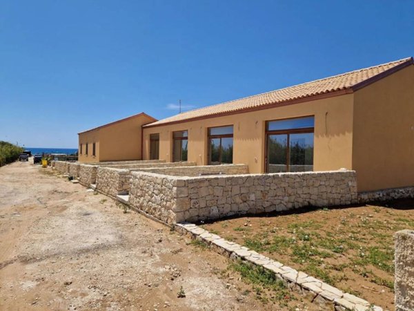 negozio in vendita a Portopalo di Capo Passero