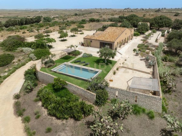 casa indipendente in vendita a Portopalo di Capo Passero