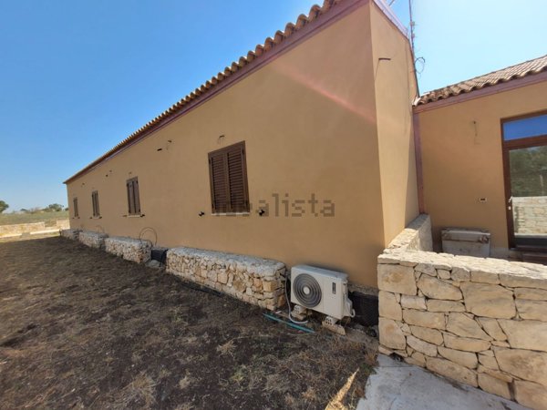 casa indipendente in vendita a Portopalo di Capo Passero