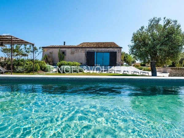 casa indipendente in vendita a Portopalo di Capo Passero