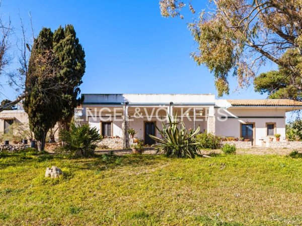 casa indipendente in vendita a Portopalo di Capo Passero