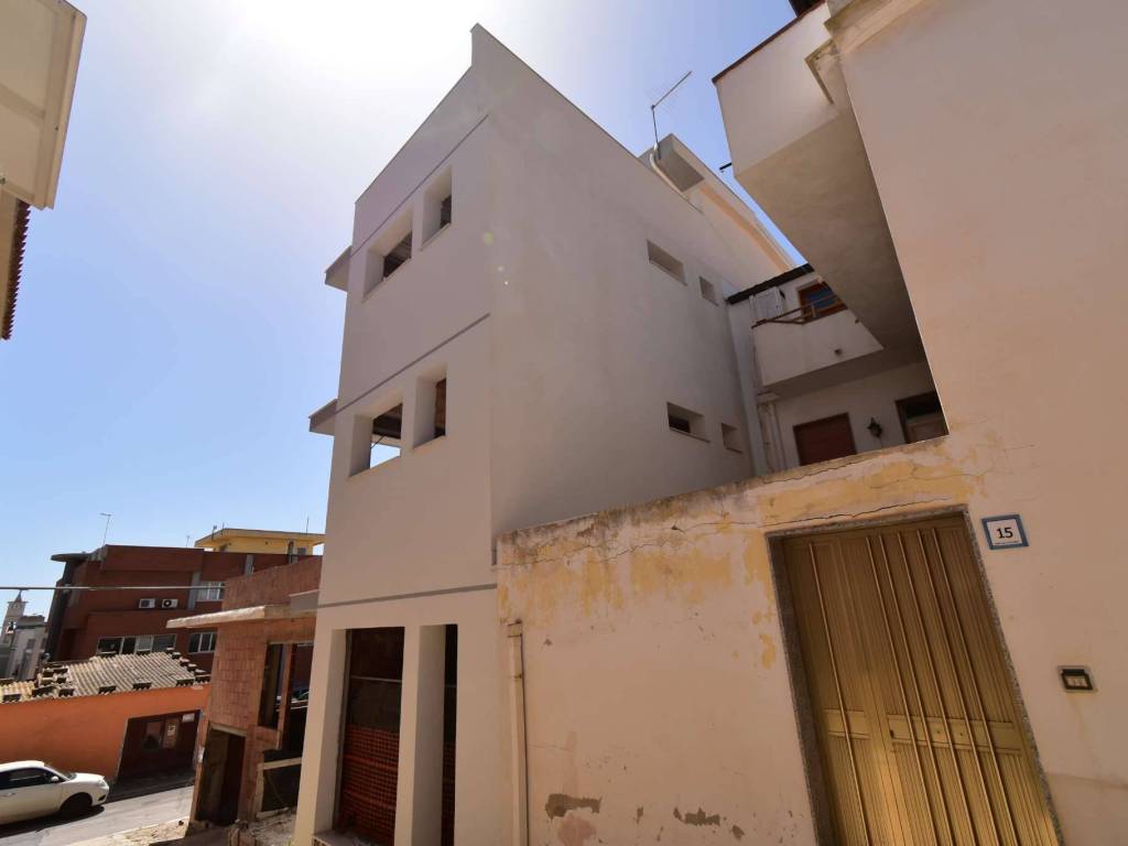 intera palazzina in vendita a Portopalo di Capo Passero