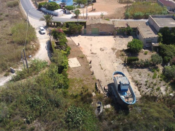 locale commerciale in vendita a Portopalo di Capo Passero