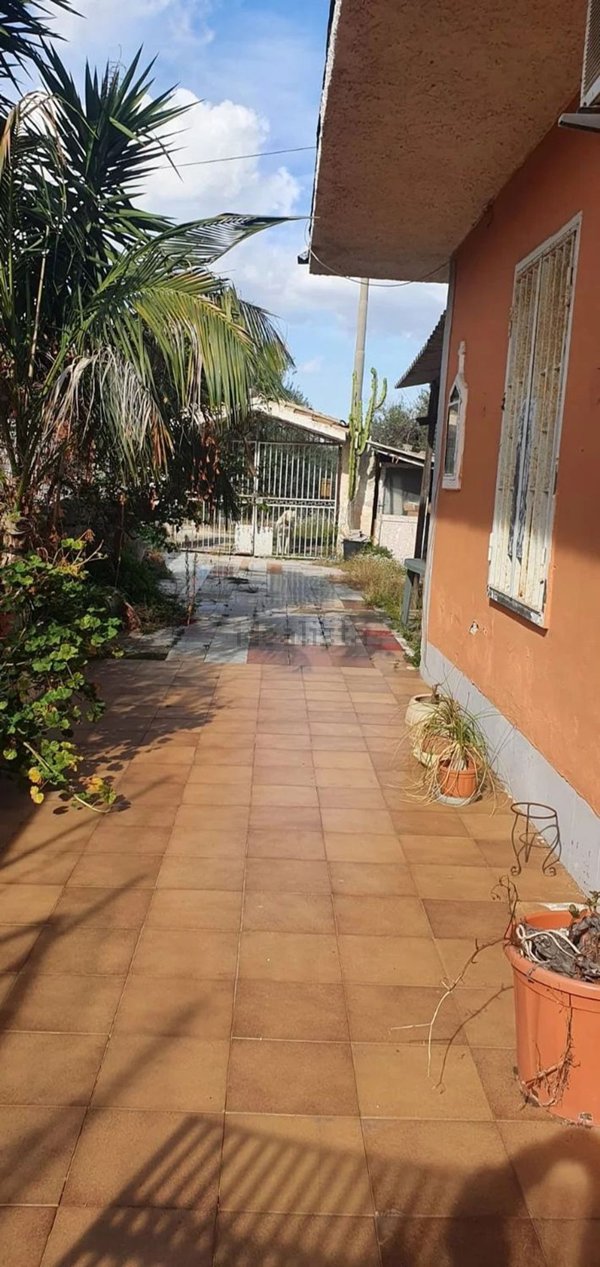 casa indipendente in vendita a Priolo Gargallo