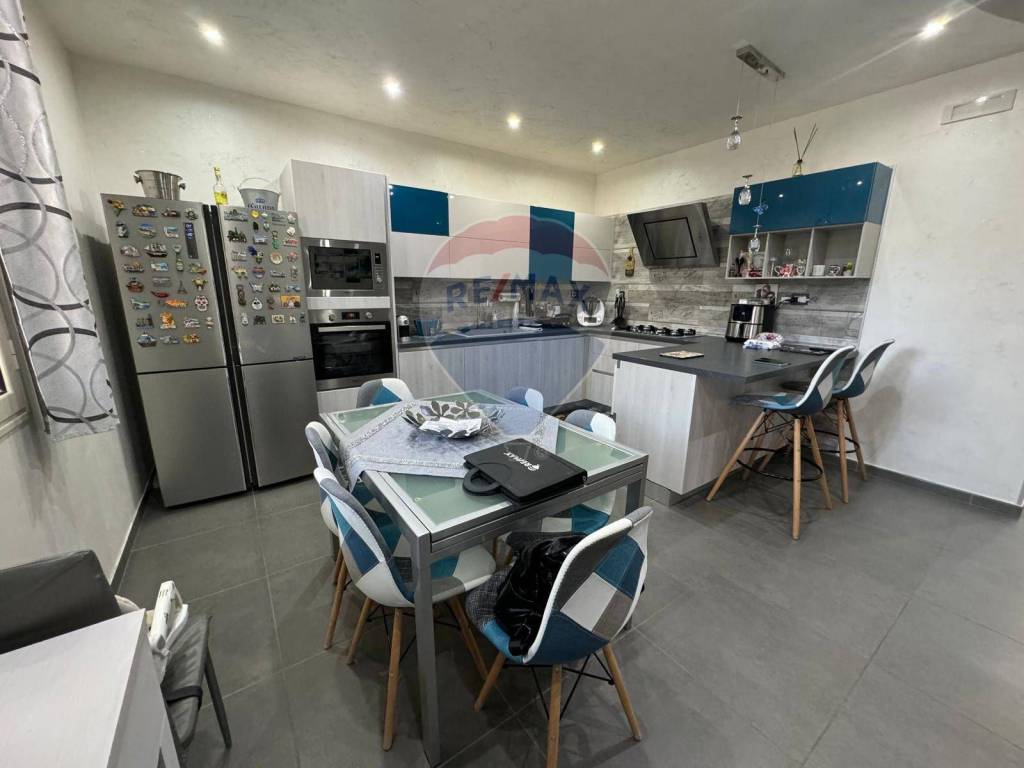 casa indipendente in vendita a Priolo Gargallo