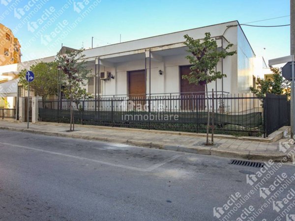 casa indipendente in vendita a Priolo Gargallo