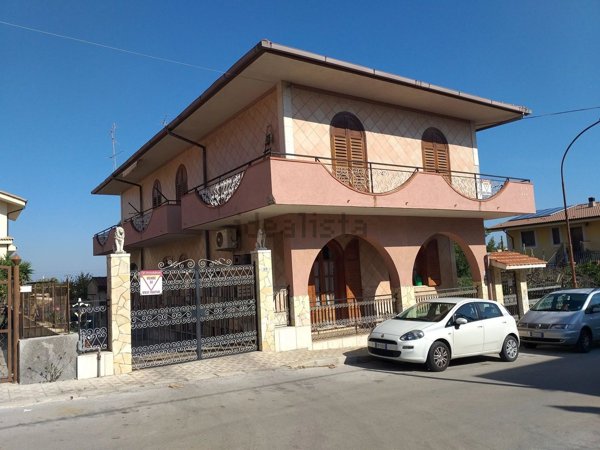 casa indipendente in vendita a Priolo Gargallo