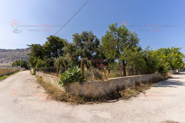 casa indipendente in vendita a Priolo Gargallo