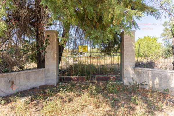 casa indipendente in vendita a Priolo Gargallo