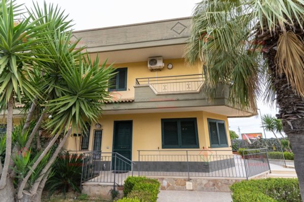 casa indipendente in vendita a Priolo Gargallo
