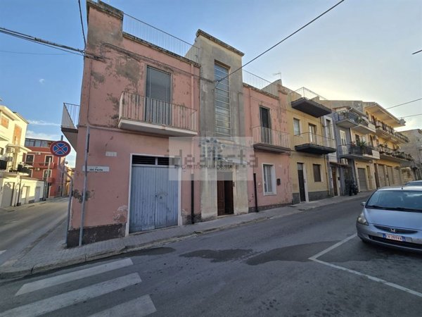 casa indipendente in vendita a Priolo Gargallo