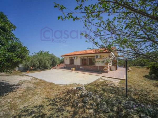 casa indipendente in vendita a Priolo Gargallo
