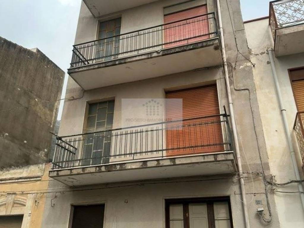 casa indipendente in vendita a Priolo Gargallo