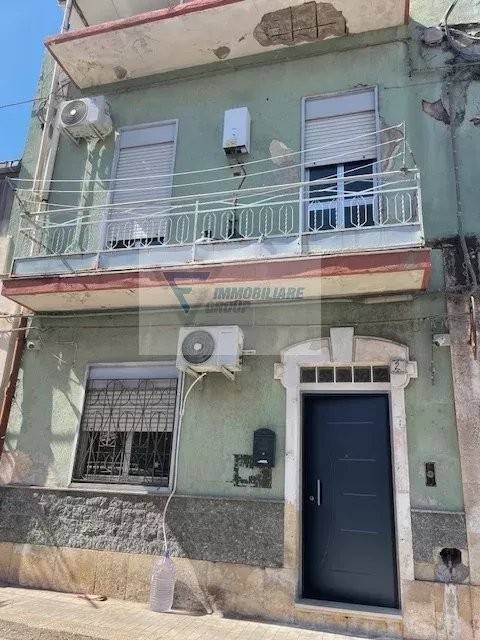 intera palazzina in vendita a Priolo Gargallo
