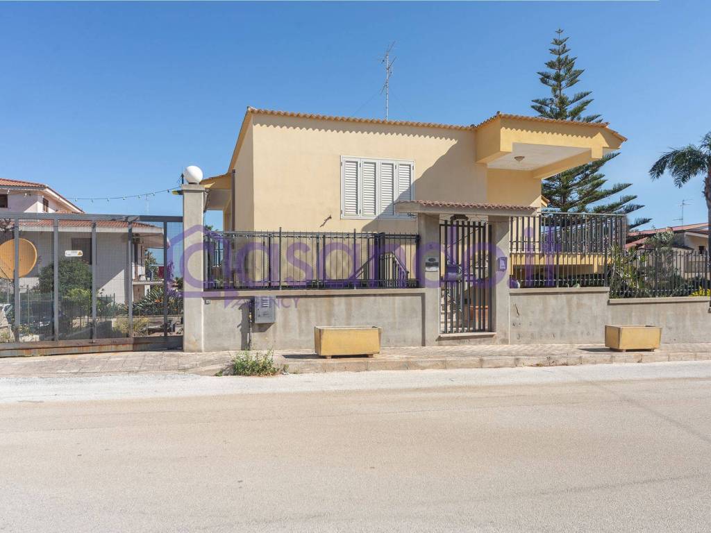 casa indipendente in vendita a Priolo Gargallo