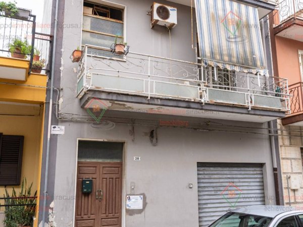 casa indipendente in vendita a Priolo Gargallo