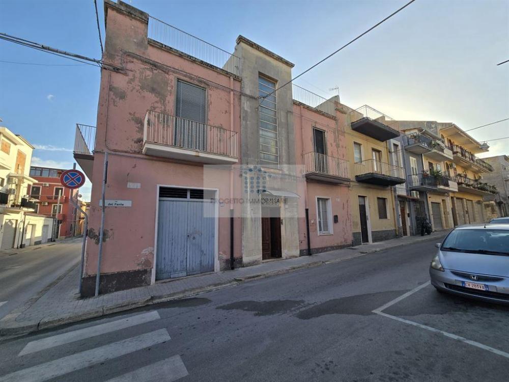 casa indipendente in vendita a Priolo Gargallo