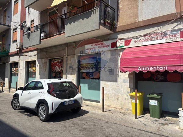 locale commerciale in vendita a Priolo Gargallo