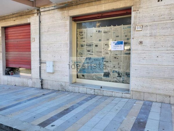 locale commerciale in vendita a Priolo Gargallo