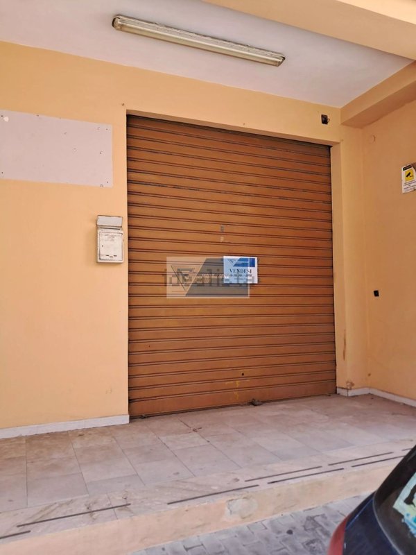 locale commerciale in vendita a Priolo Gargallo