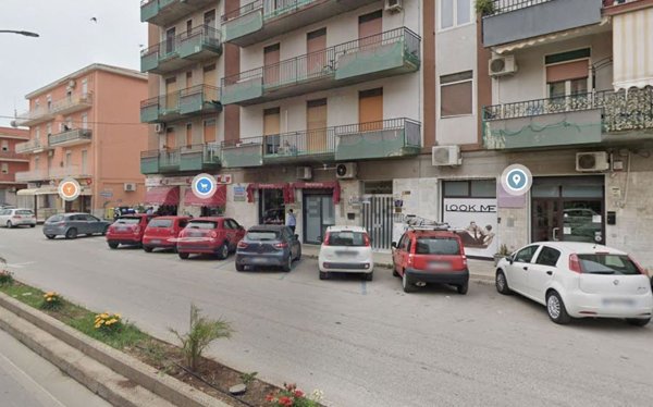 locale commerciale in vendita a Priolo Gargallo