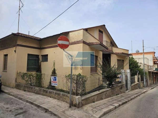 casa indipendente in vendita a Priolo Gargallo