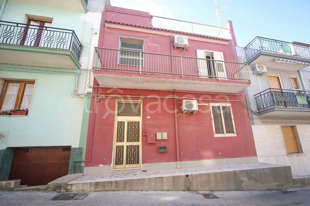 casa indipendente in vendita a Priolo Gargallo