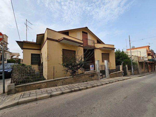 casa indipendente in vendita a Priolo Gargallo