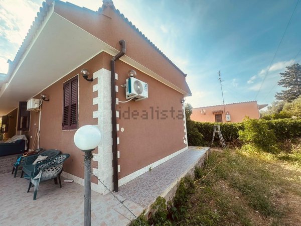 casa indipendente in vendita a Priolo Gargallo