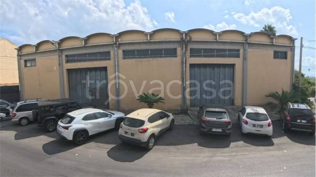 locale commerciale in vendita a Priolo Gargallo