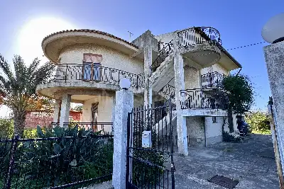 casa indipendente in vendita a Priolo Gargallo