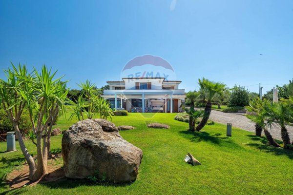 casa indipendente in vendita ad Alghero in zona Fertilia
