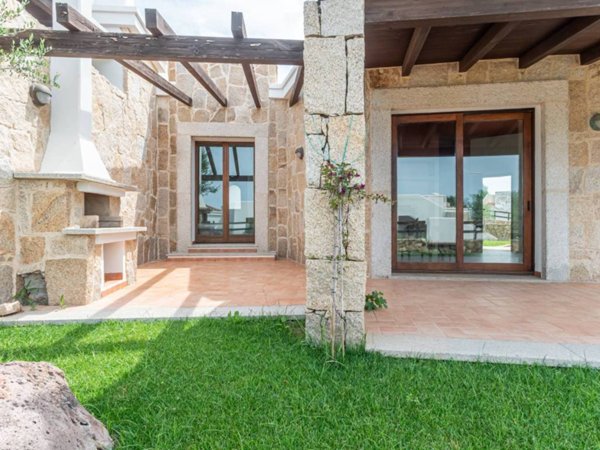 casa indipendente in vendita ad Alghero in zona Pivarada