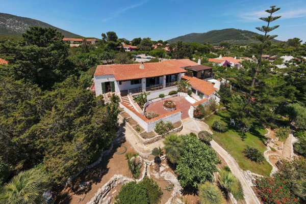 casa indipendente in vendita ad Alghero in zona Fertilia