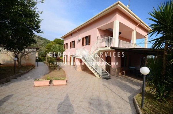 ufficio in vendita ad Alghero in zona Santa Maria La Palma